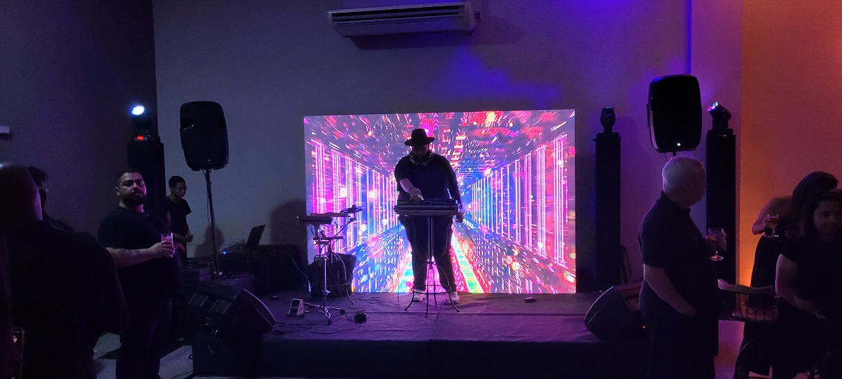 Kit Telão de LED 3x2m + Som profissional JBL + Técnico